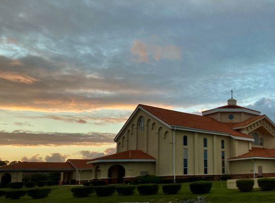 10/18/2020: Beautiful sunset at St. Luke Catholic Church on Blanding Blvd. Wishing you a great week ahead!