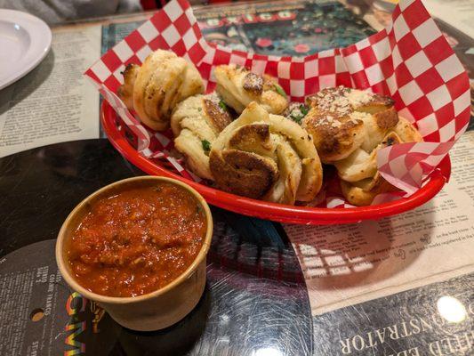 Garlic knots