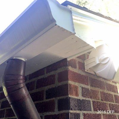 You can still faintly see grime stains - but this corner of the garage is immaculate compared to the "before" perspective.