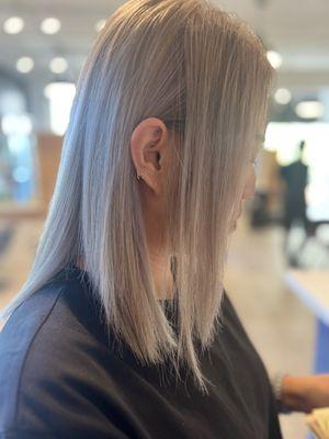 Ash blonde color