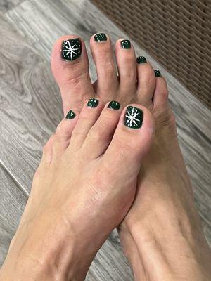 Cute gel pedicure