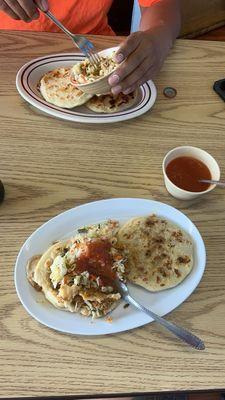 Revuelta pupusas