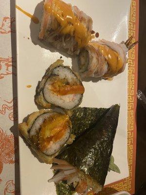 Pacific roll, Dynamite Roll(comes with 3 pieces), and spicy crab hand roll