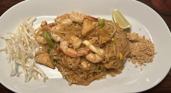 Shrimp pad Thai