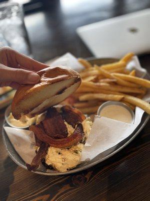 Bacon jalepeno cream cheese burger - very good!