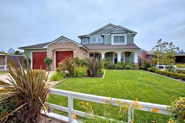 4,000 sqft. 5 Bed, 5 Bath exceptional home for sale 2407 Holly LN, Newport Beach, CA 4,000 sqft, Offered at $2,695,000 by Wayne Smith