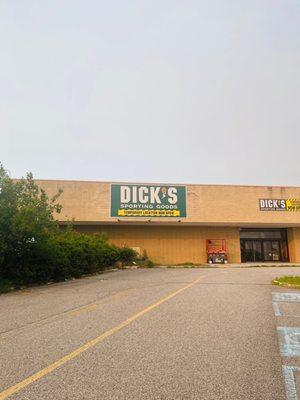 Dick's Sporting Goods