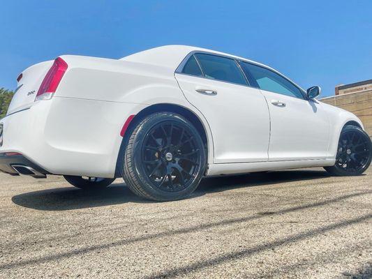 Chrysler 300 came in and walked out with some hellcat wheels!!!!!!!