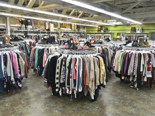 Buffalo Exchange Portland Hawthorne Interior