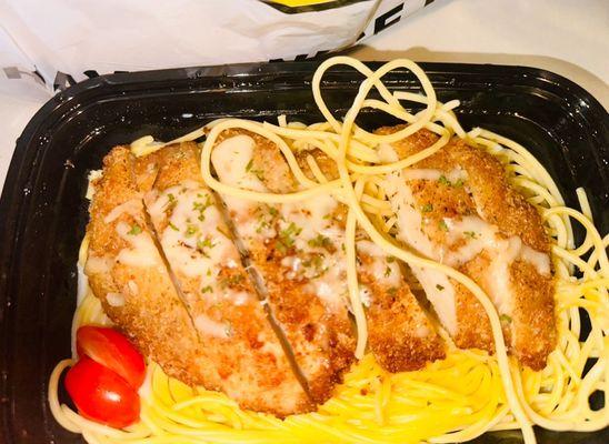 Crispy Battered Chicken Spaghetti with battered chicken and green curry