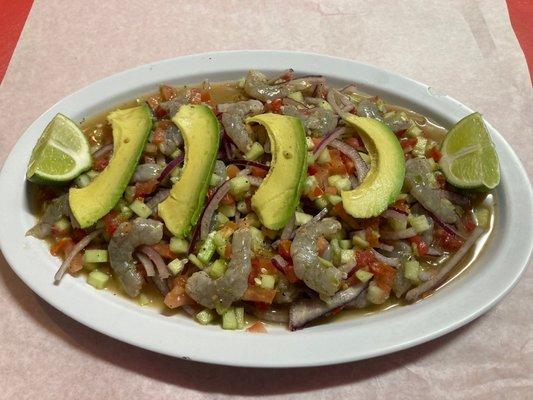 Excelente comida que sirven aquí , el trato es muy bueno y el personal es de maravilla te tratan de lo mejor y la comida por igual