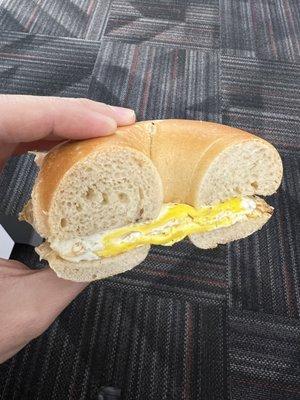 Egg sandwich on a plain bagel