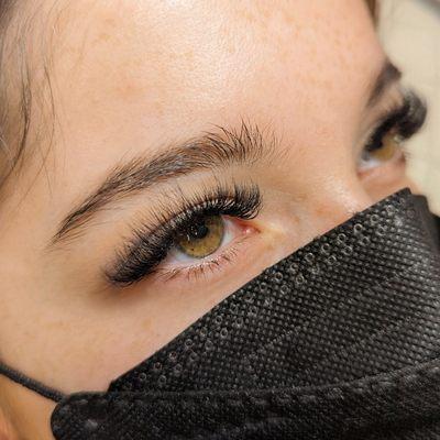 Hybrid eyelash extensions