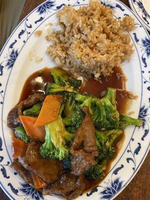 Beef and broccoli lunch menu