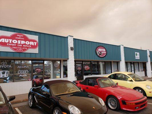 Storefront With Surreal Lighting From the 2020 Wildfires