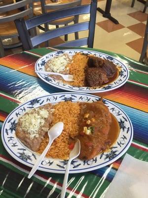 Platillos de chile relleno y birria:,)