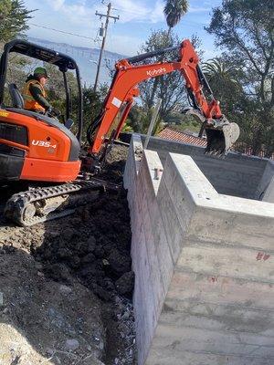 Retaining wall Installation