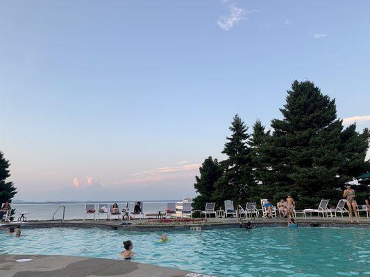 Ocean front pool (bar is located just to the right, just out of view)