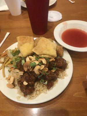 Buffet-General chicken(with cashews and onion, my design-delicious) fried rice, noodles, crab rangoon, egg roll and sweet and sour sauce.