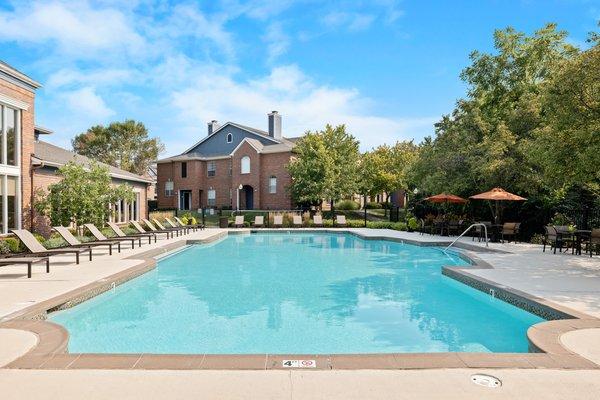 Resort-style swimming pool