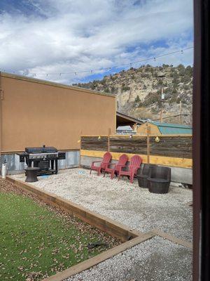 Outside side yard including seating and bbq grill