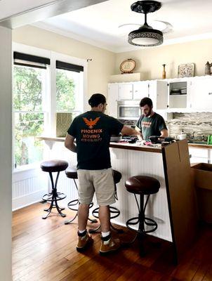 packing a kitchen inside a home