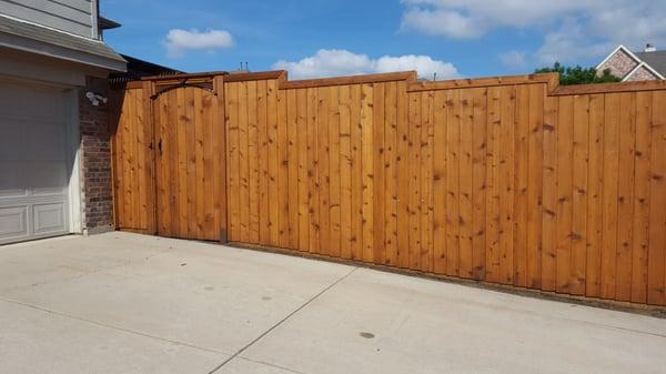 Privacy fence installation in Frisco, Tx  Www.txprideconstruction.com  (469)288-4488