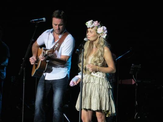 Clare Bowen & Charles Esten