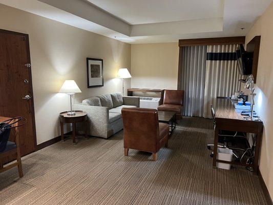 Spacious suite on 5th floor