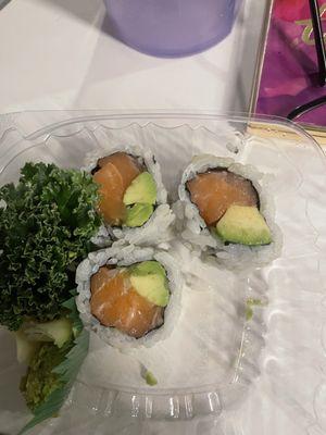 Salmon avacado roll huge pieces!