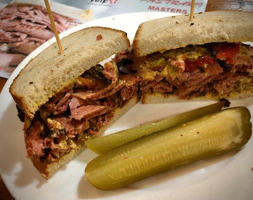 good, predictable pastrami, similar to katz which i would rate academically with a B or B-