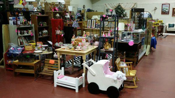 These are just a few items available from Dale's Timeless Treasures - Vendor #145 - at the Market Bazaar!