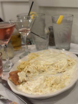 Fettuccine of homemade pasta with Alfredo sauce