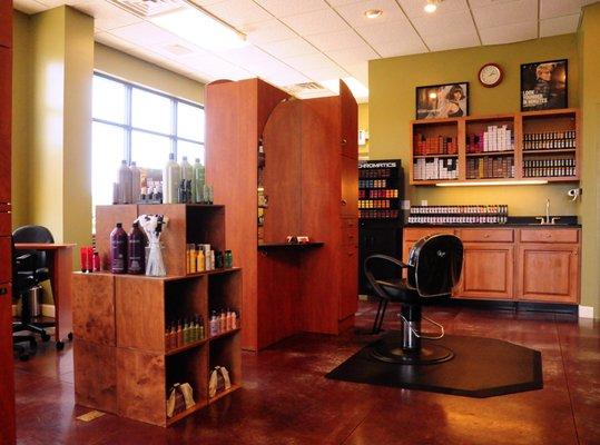 Styling station and color bar.