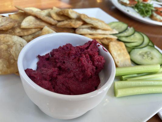 Beet hummus