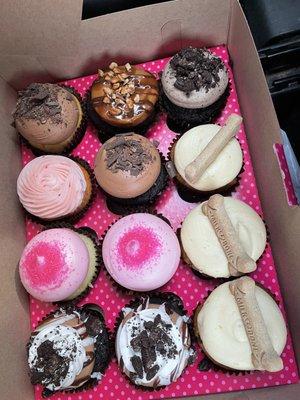 Pup-cake, Pink Vanilla Cupcake, Cookies-n-Cream Cupcake, Strawberry Cupcake, Choco-Holic Cupcake