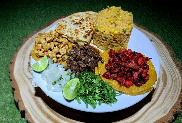 MIX PLATE
STREET TACO, QUESADILLA
RICE