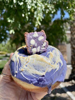 Ube Brionut w/Ube cookie bite