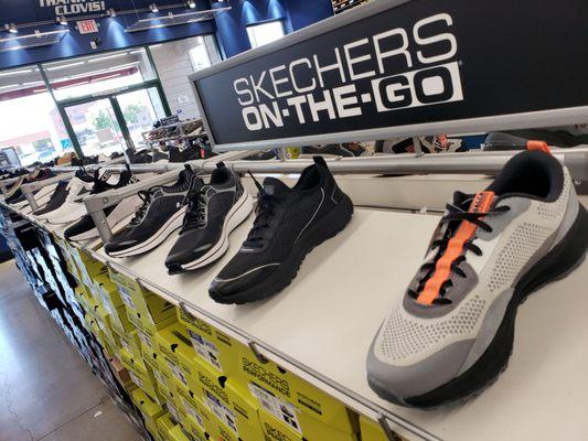 SKECHERS Warehouse Outlet