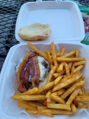 Bacon cheeseburg combo