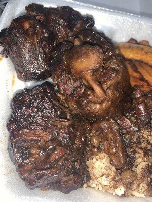 Oxtails, Sweet Fried Plantains