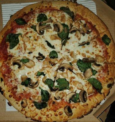 Chicken, mushroom & spinach pizza with parmesan sauce & pan crust. Mmmmm!!!