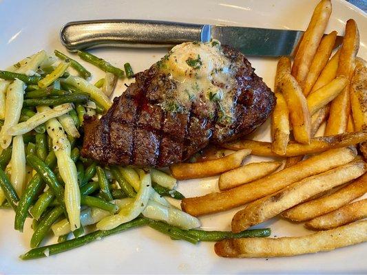 Sirloin Steak with beans and fries