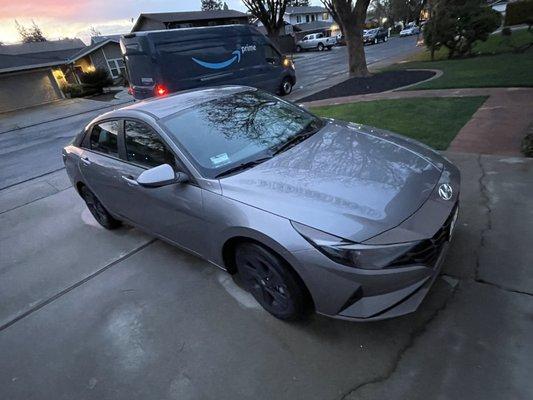 2023 Elantra Blue trim in liquid grey.