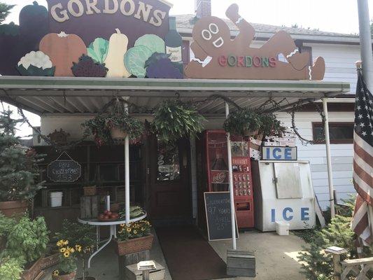 97 Years Gordon Family owed grocery