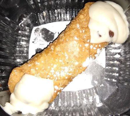 Cannoli.