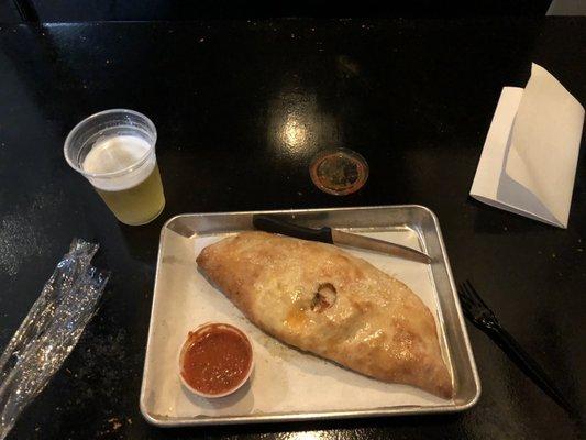 Calzone w/ pepperoni, mushrooms and anchovies