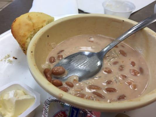 Soup beans,cornbread muffins,onions .. Taste like homemade!!