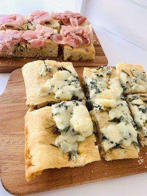 Our handmade focaccia with Gorgonzola or prosciutto crudo