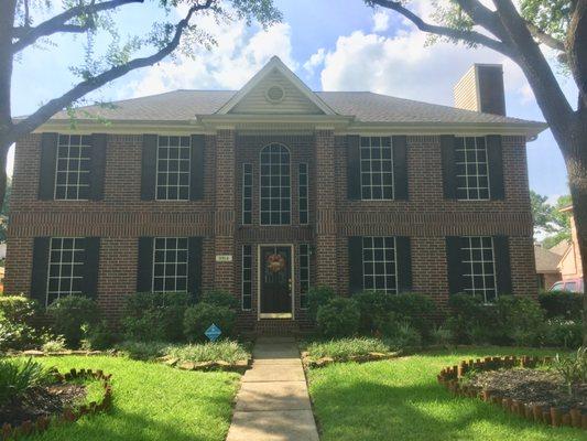 Grid in the front makes this house
Look like a mansion